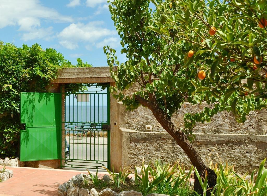 Seafront Apartments Garden House Taormina Pokoj fotografie